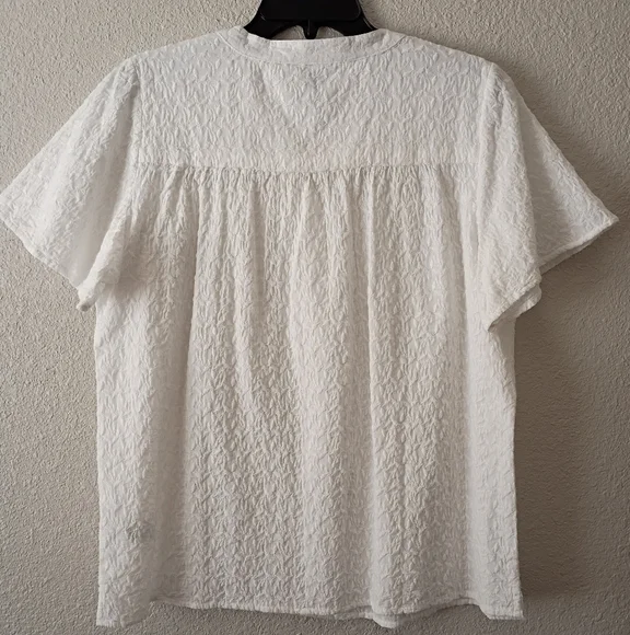 NWOT D&Co White All Over Embroidered Cotton Button Up Top - Picture 3 of 8